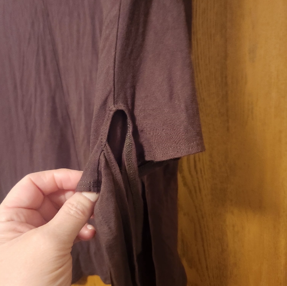Green Envelope Dark Green V-Neck Top - Picture 2 of 4